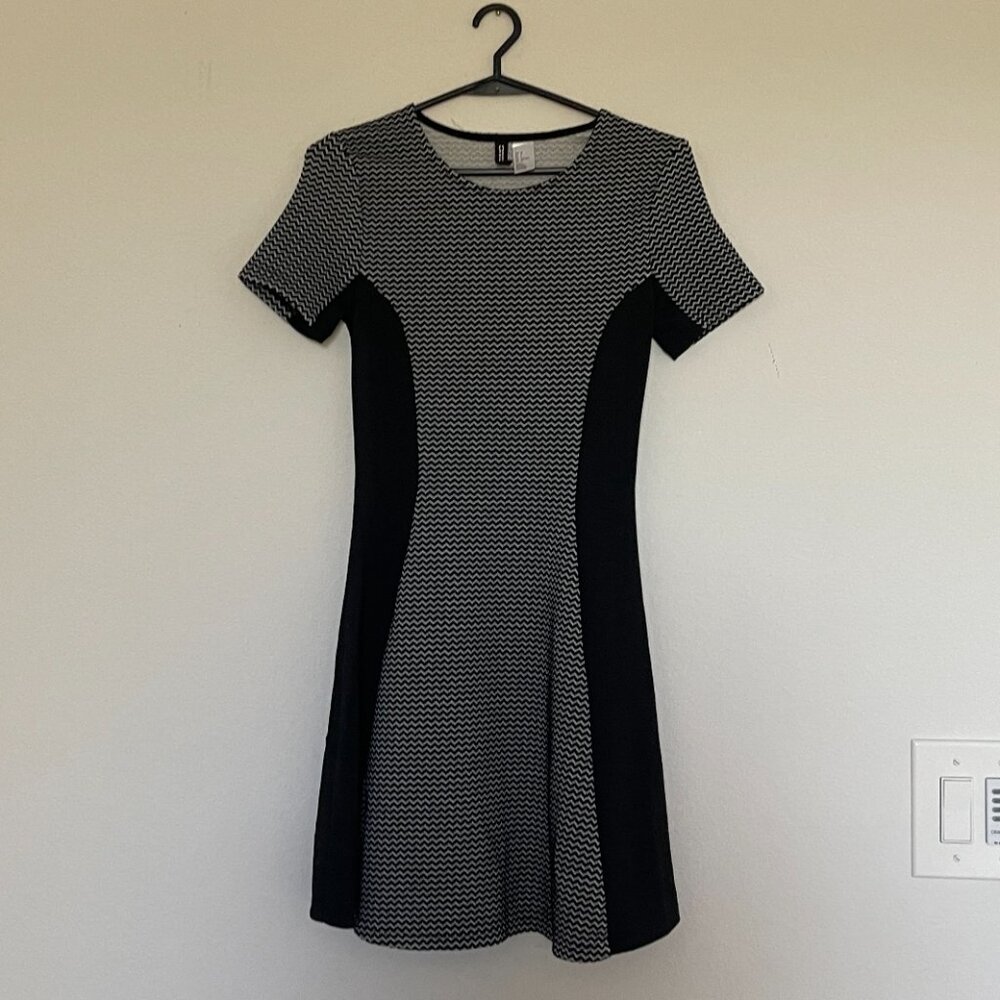 Black and white dress DIVIDED by H&M